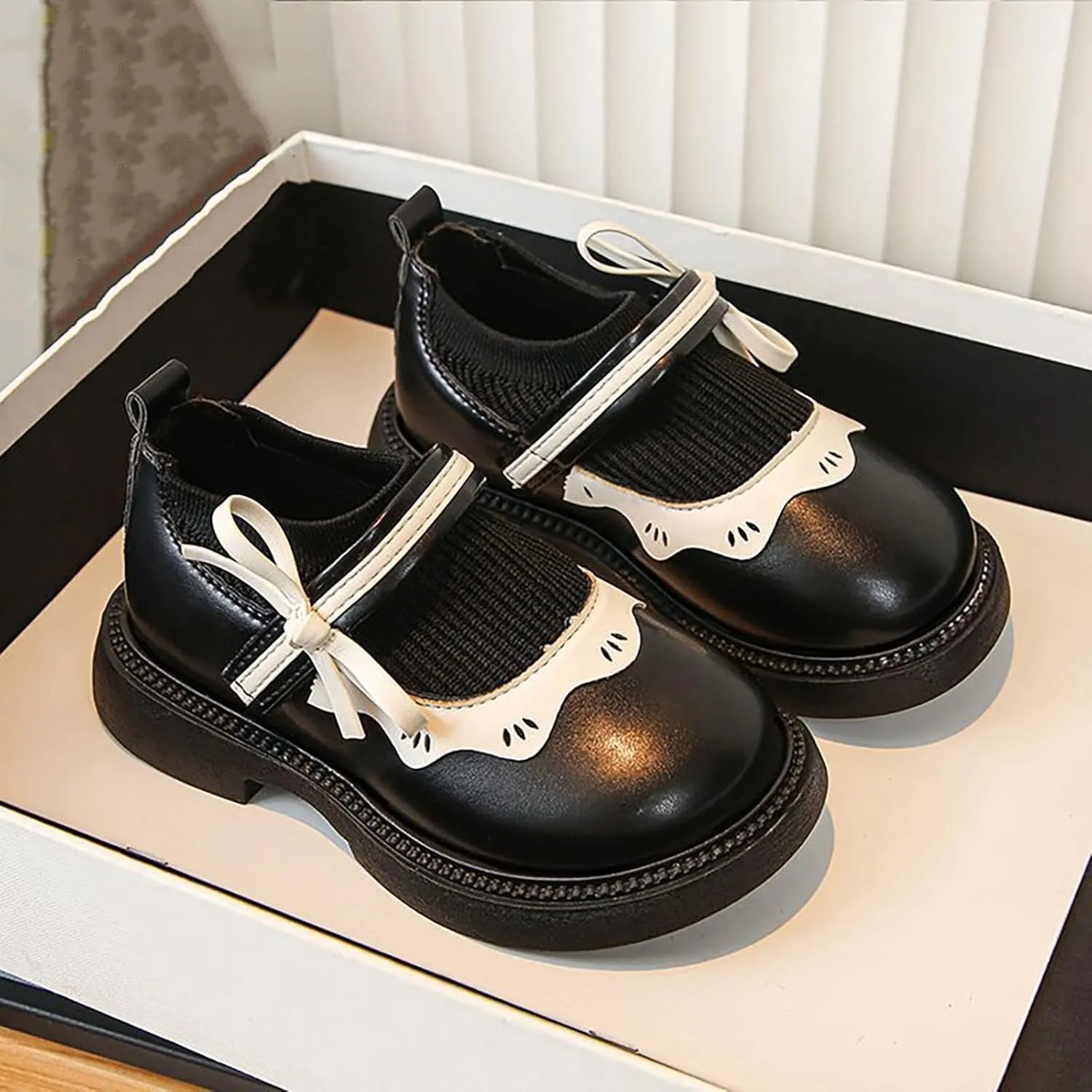 Girls' Leather Shoes Spring and Autumn Mary Jane Shoes Lace Sock Boots Black Soft Soled Leather Shoes 4t